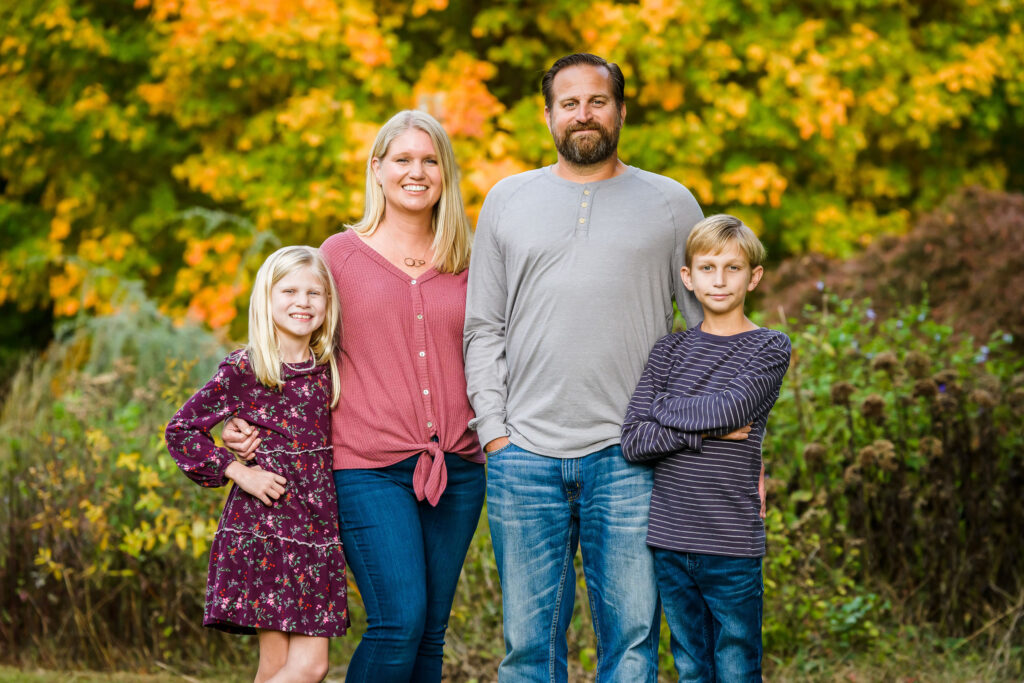 Fall family photos at the Chesapeake Arboretum